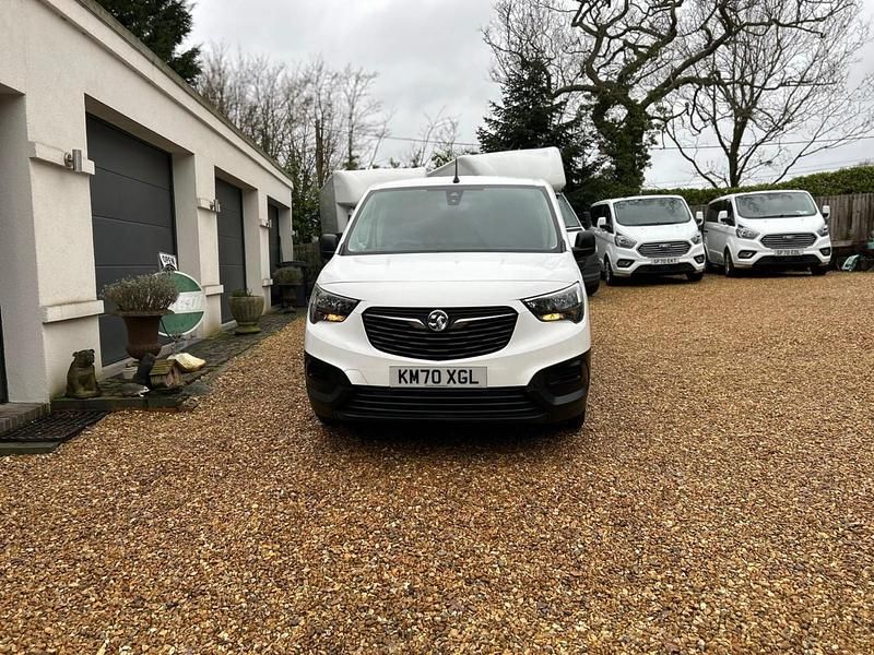 Used Vauxhall Combo Edition 100 HP (73 kW) 2020 White MPV