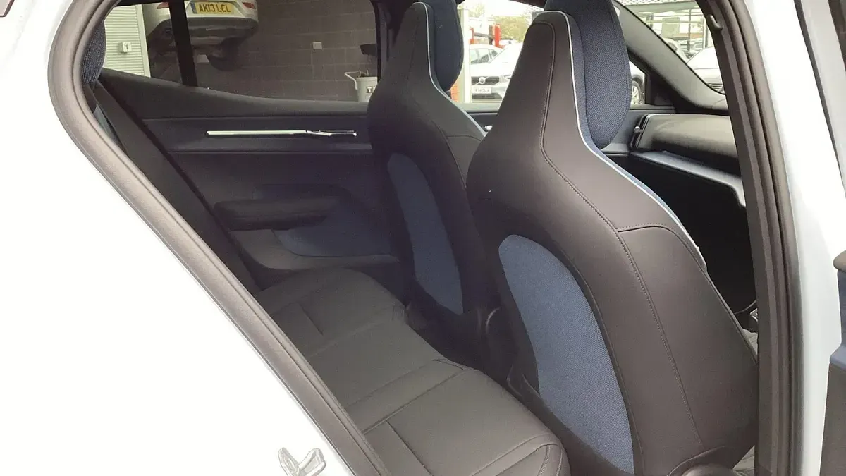 New Volvo EX30 Plus 200 kW (272 HP) 2026 Blue SUV