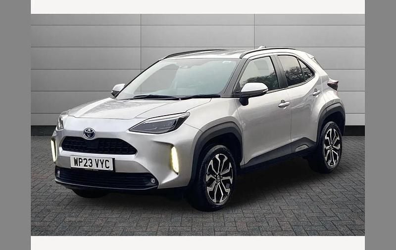 Used Toyota Yaris Cross Design 116 HP (85 kW) 2023 Silver SUV