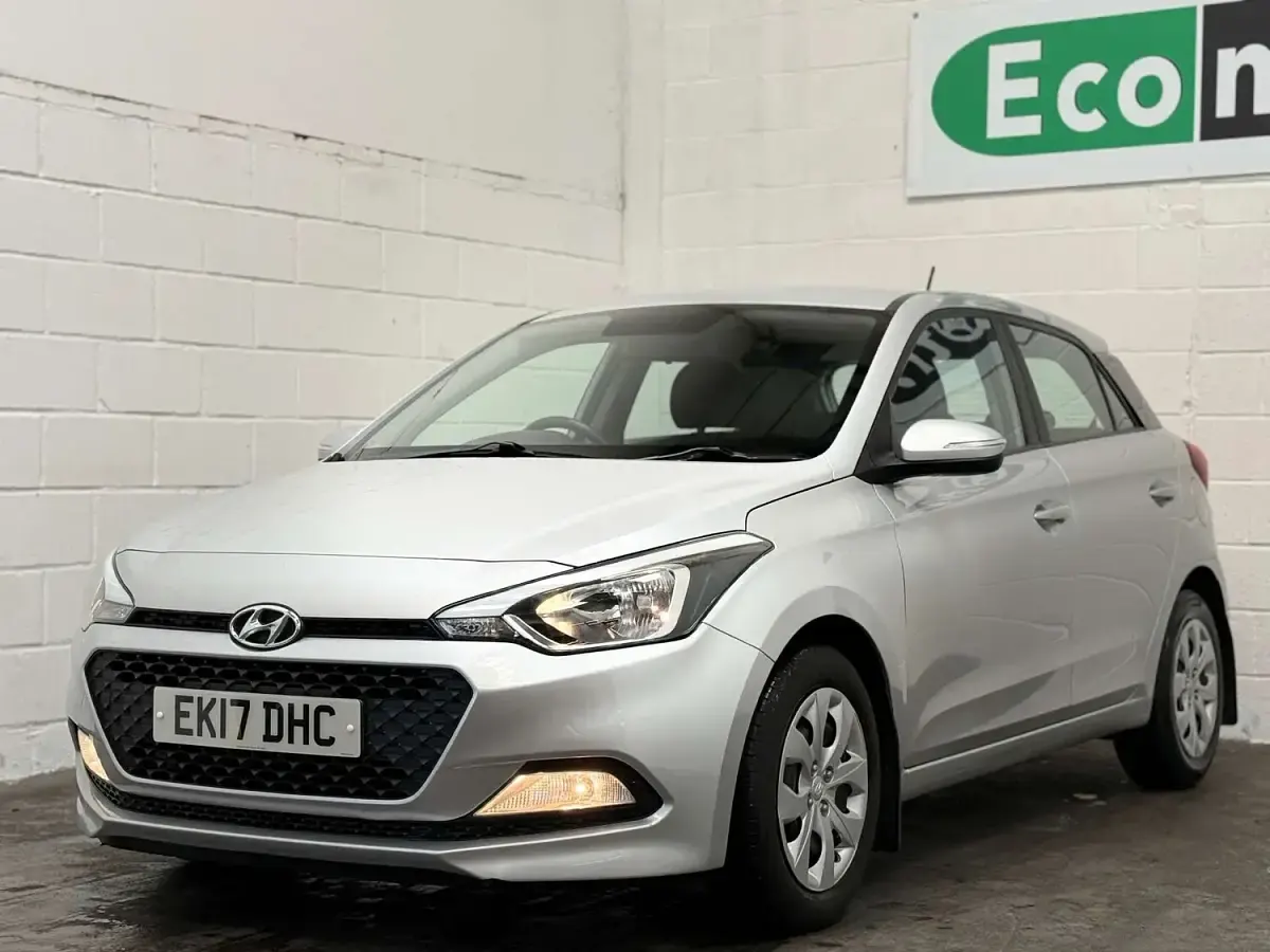Used Hyundai i20 84 HP (61 kW) 2017 Grey Hatchback