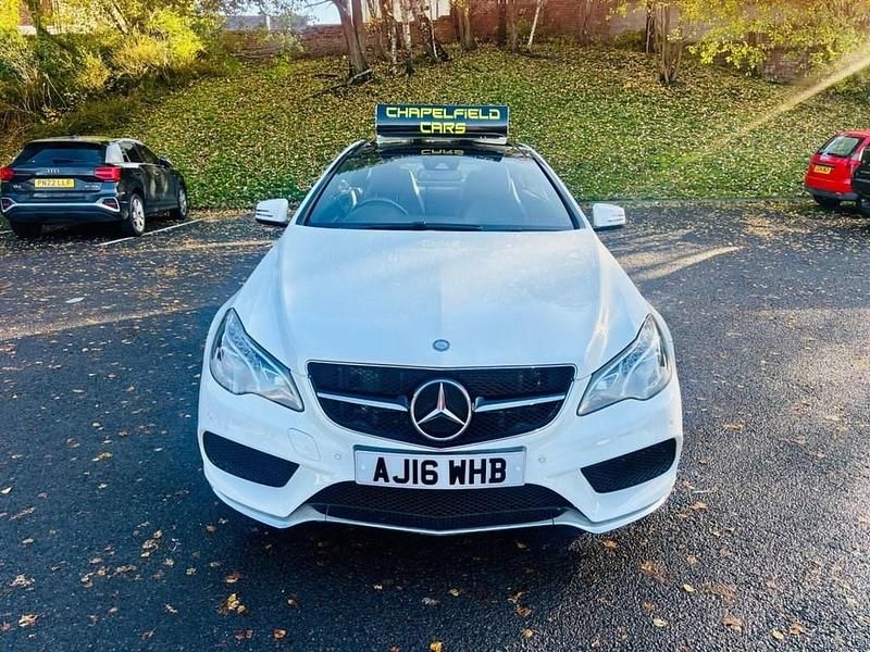 Usado Mercedes E220 AMG line 177 HP (130 kW) 2016 Branco Coupé