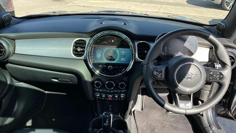 Usado Mini Cooper S Exclusive 176 HP (129 kW) 2024 Preto Citadino