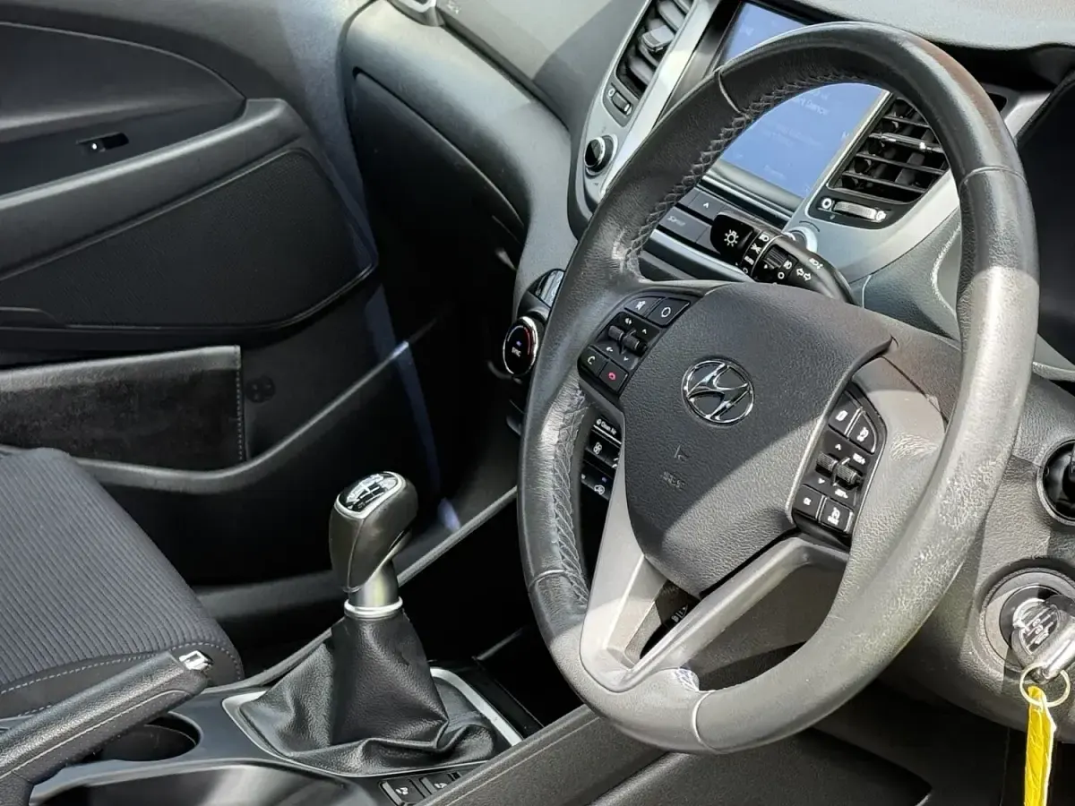 Used Hyundai Tucson SE 116 HP (85 kW) 2017 Grey SUV