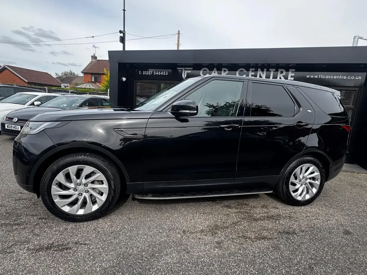 Used Land Rover Discovery 5 S 2022 Black SUV
