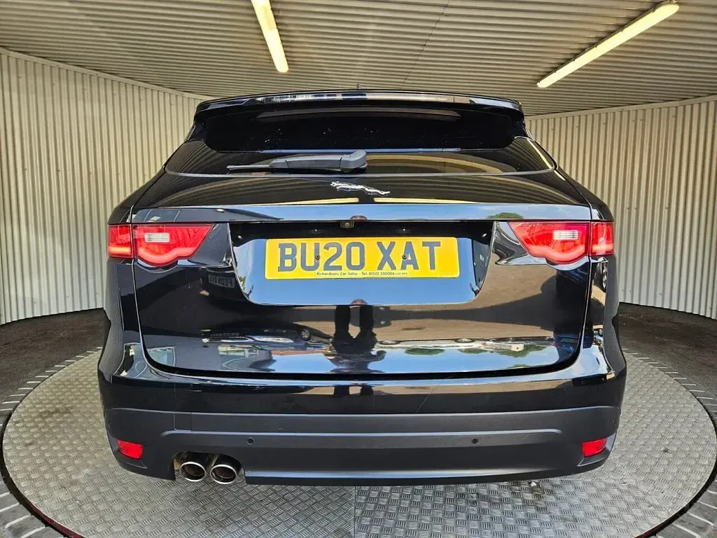 Used Jaguar F-Pace Chequered Flag 180 HP (132 kW) 2020 Black SUV