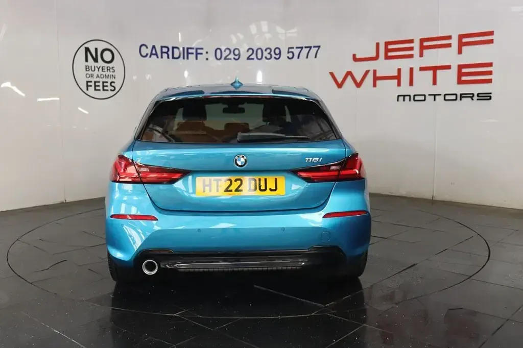 Usado BMW 118 Sport Line 2022 Azul Citadino