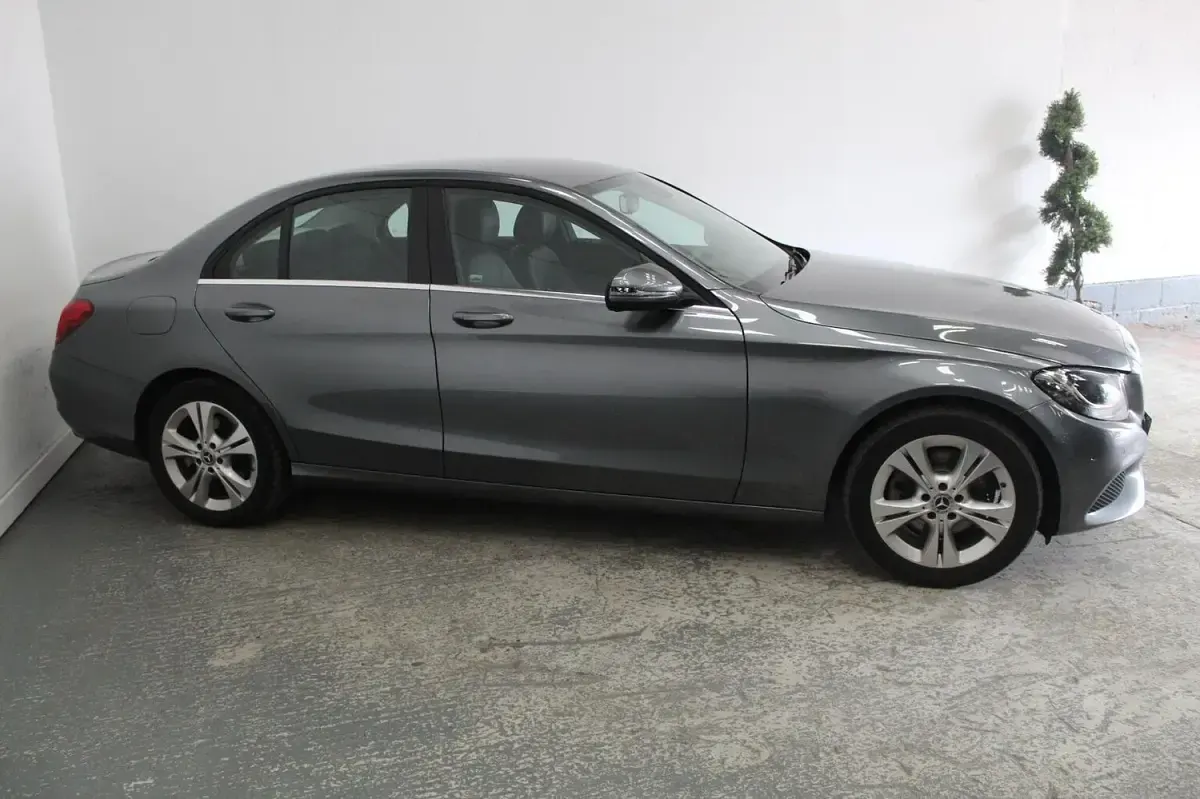 Used Mercedes C220 Executive 170 HP (125 kW) 2018 Grey Sedan