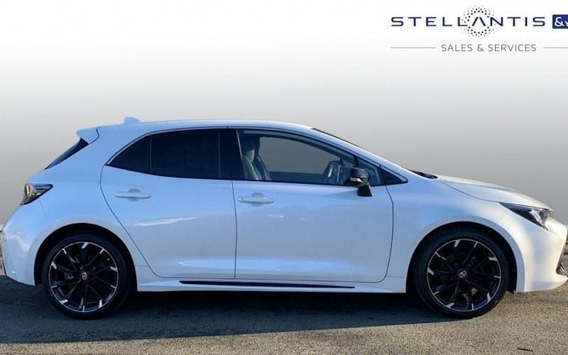 Used Toyota Corolla Sport 138 HP (101 kW) 2022 White Hatchback