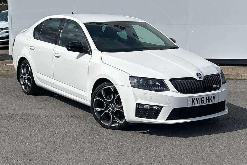 Candy white Used 2016 Skoda Octavia vRS Hatchback | £15,995 (Fair price) - Image 1/4