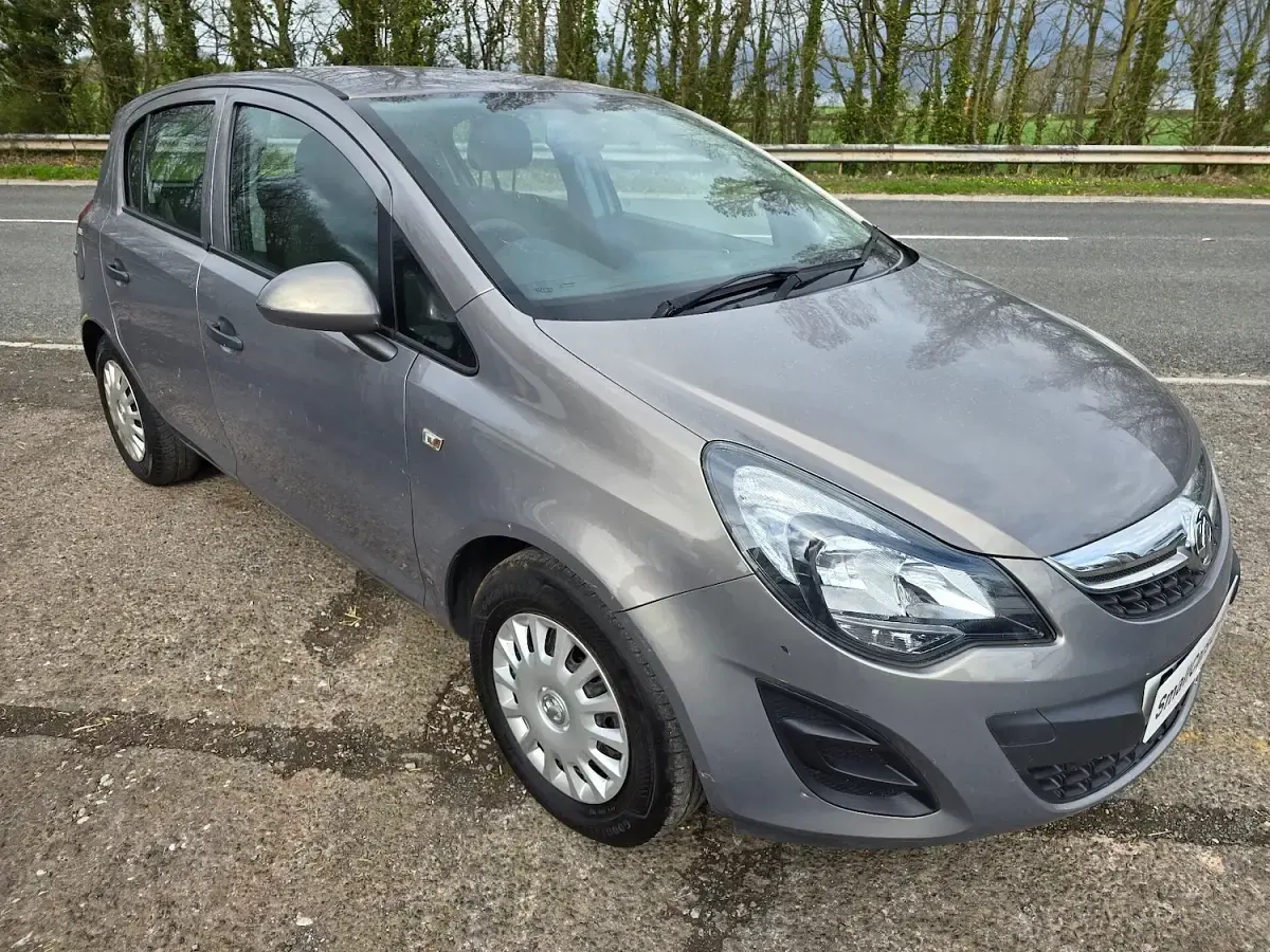 Used Vauxhall Corsa Edition 73 HP (53 kW) 2014 Brown Hatchback