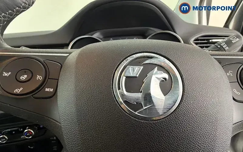 Used Vauxhall Crossland Ultimate 131 HP (96 kW) 2024 Silver SUV