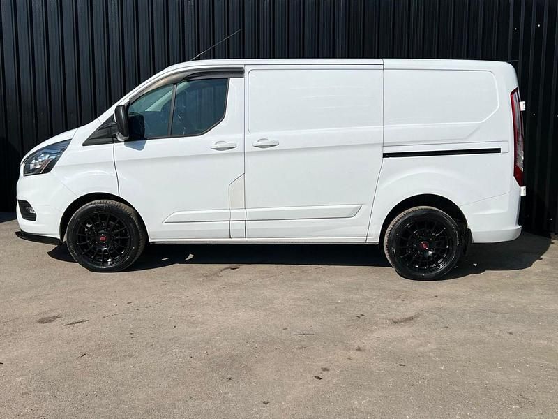 Used Ford Transit Custom Limited 130 HP (95 kW) 2020 White Van