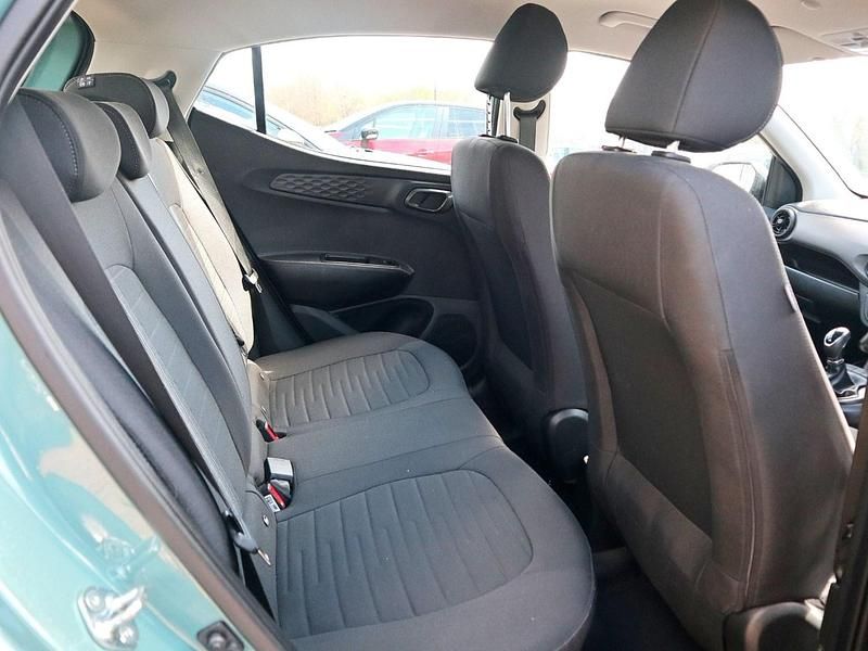 Used Hyundai i10 Advanced 2024 Mangrove green Hatchback