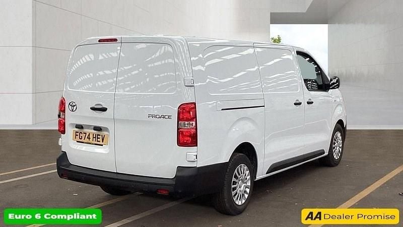Used Toyota Proace 145 HP (106 kW) 2024 White MPV