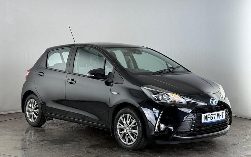 Used 2019 Toyota Yaris Hybrid Hatchback | £11,200 (Good price) - Image 1/3