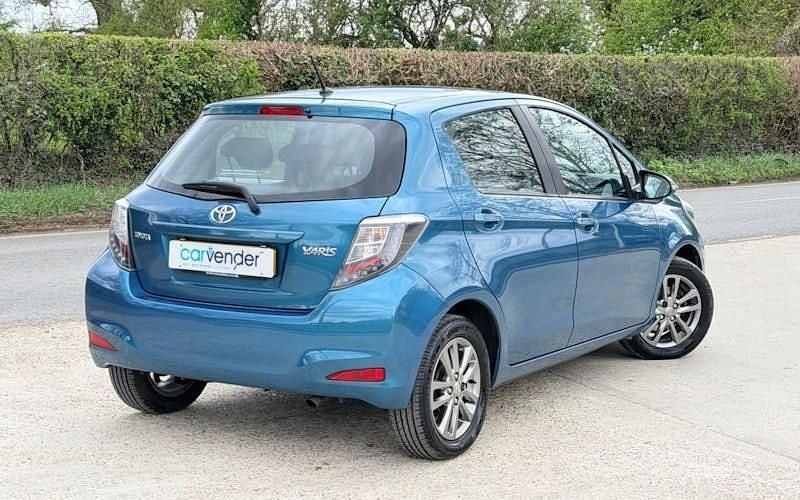 Used Toyota Yaris 101 HP (74 kW) 2014 Hatchback