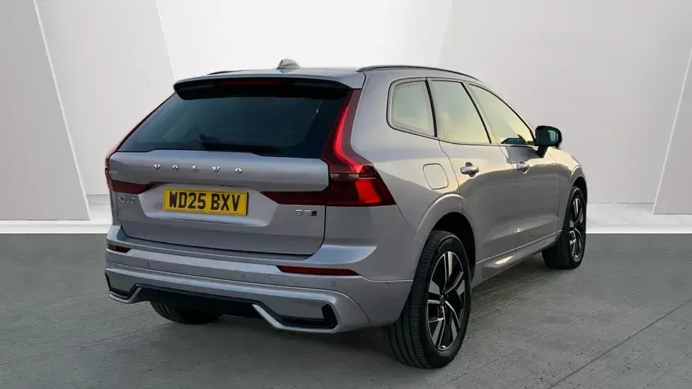 Used Volvo XC60 Plus 250 HP (183 kW) 2025 Silver SUV