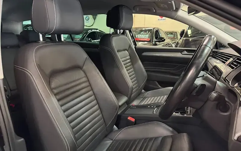 Used VW Passat SEL 150 HP (110 kW) 2021 Black Estate