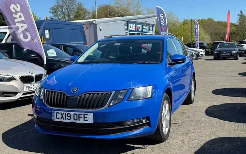 Used Skoda Octavia SE Technology 116 HP (85 kW) 2019 Blue Estate