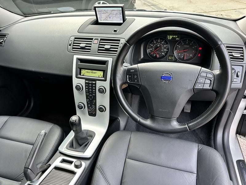 Used Volvo S40 SE Lux 145 HP (106 kW) 2012 Silver Sedan