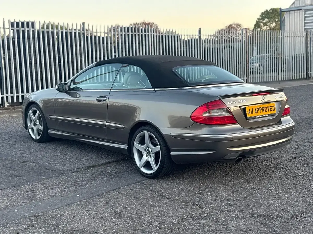 Usado Mercedes CLK200 2009 Cinzento Cabrios