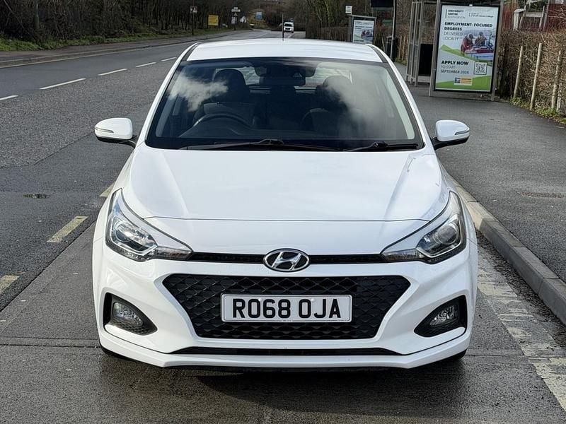 Used Hyundai i20 SE 84 HP (61 kW) 2018 White Hatchback