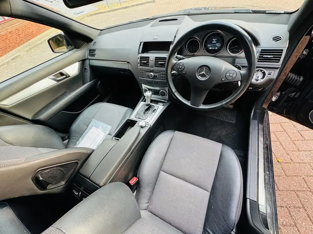 Used Mercedes C180 2011 Black Estate