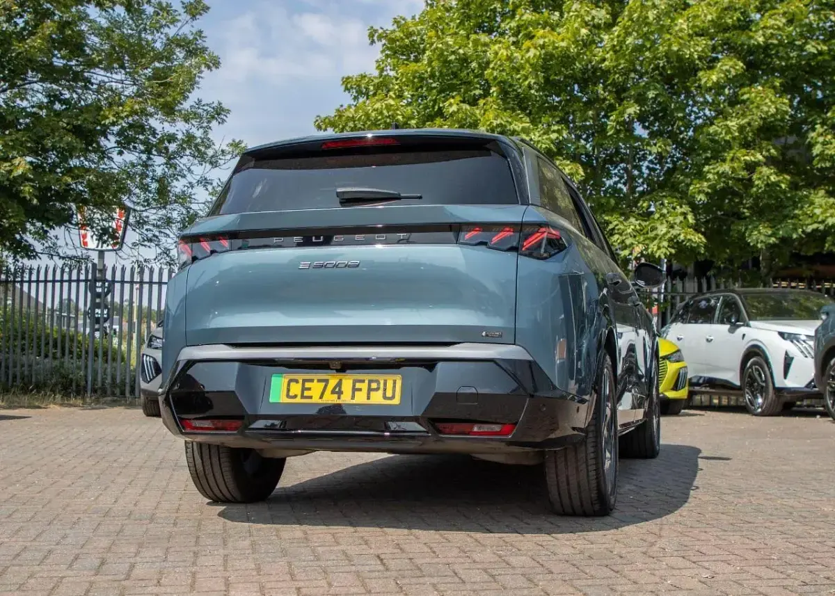Used Peugeot 5008 GT 152 kW (207 HP) 2024 Blue SUV