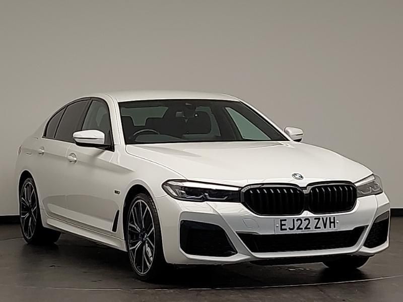 White Used 2022 BMW 530e M Sport | £28,898 (Fair price) - Image 1/4