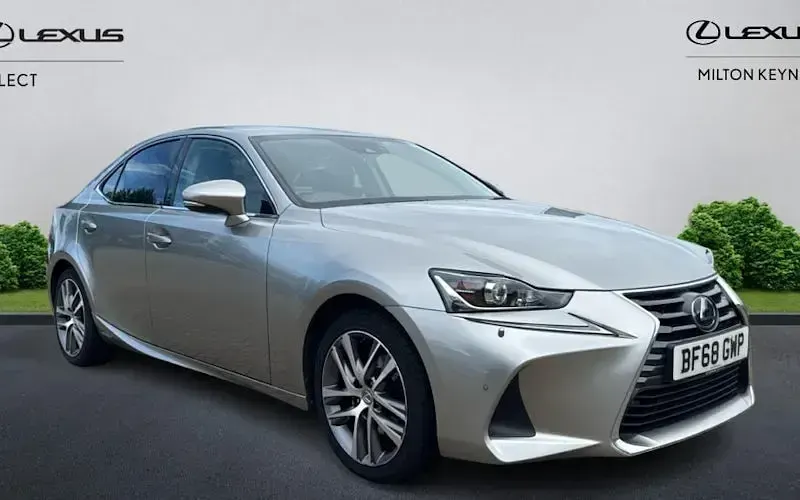 Used Lexus IS300h 223 HP (164 kW) 2018 Sedan