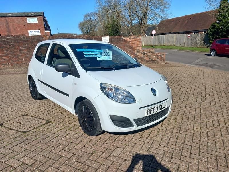 Used Renault Twingo Expression 60 HP (44 kW) 2010 White Hatchback