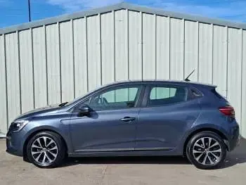 Used Renault Clio Iconic 90 HP (66 kW) 2021 Grey Hatchback