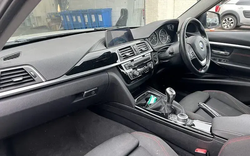 Used BMW 320 Sport Line 190 HP (139 kW) 2018 Silver Sedan