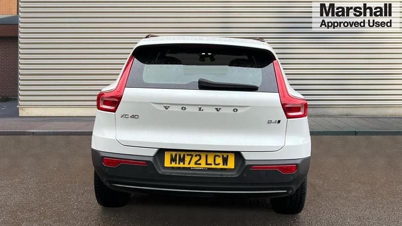 Used Volvo XC40 Plus 197 HP (144 kW) 2022 White SUV