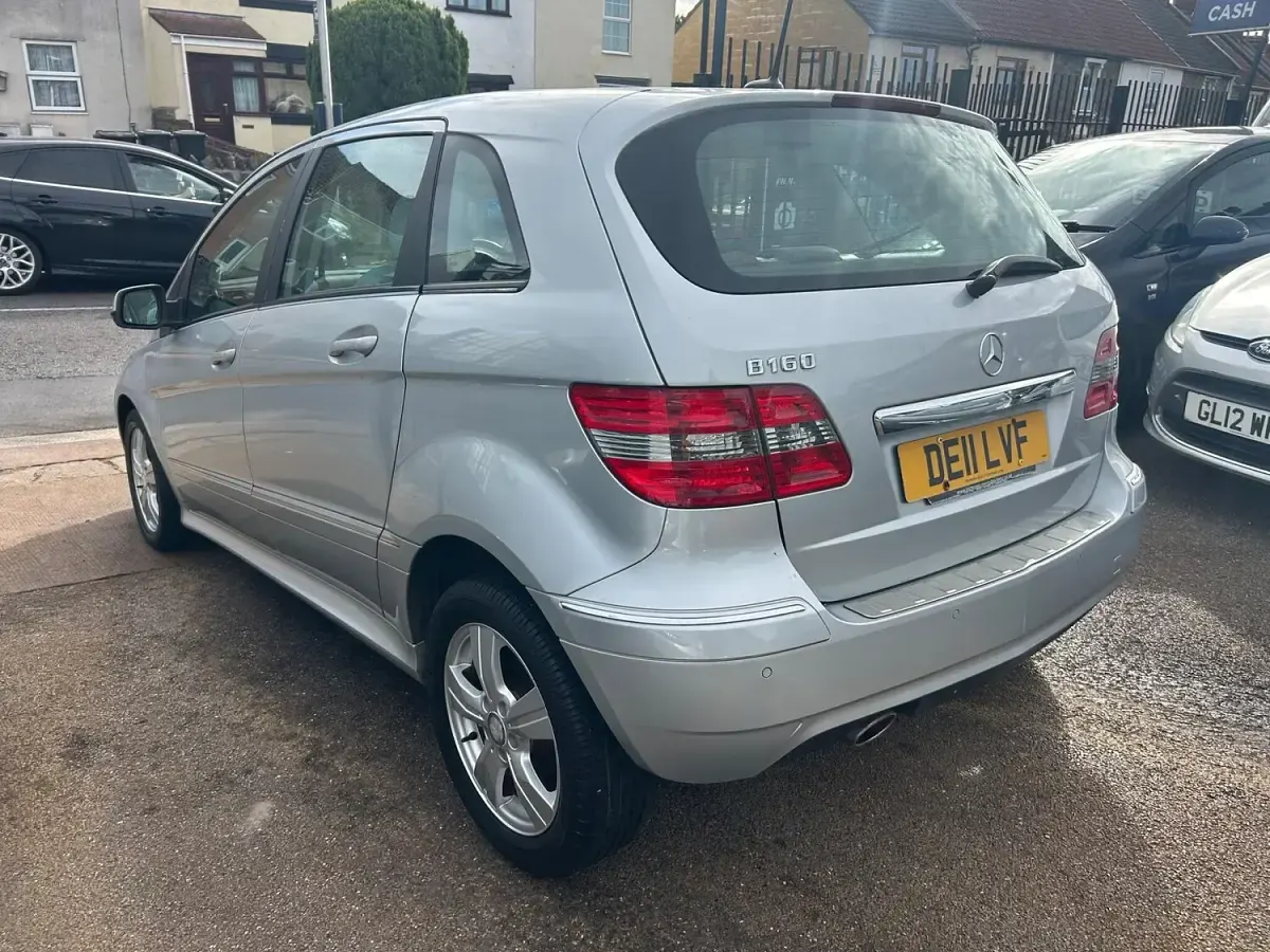 Used Mercedes B160 SE 2011 Silver Hatchback