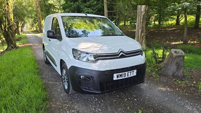 Used Citroën Berlingo PureTech 110 HP (80 kW) 2019 White MPV