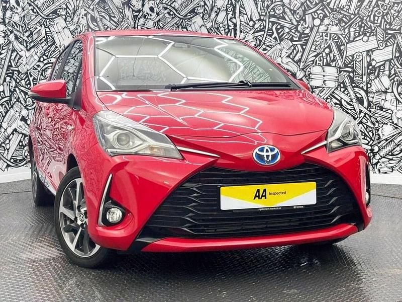 Used Toyota Yaris Hybrid 2018 Red Hatchback