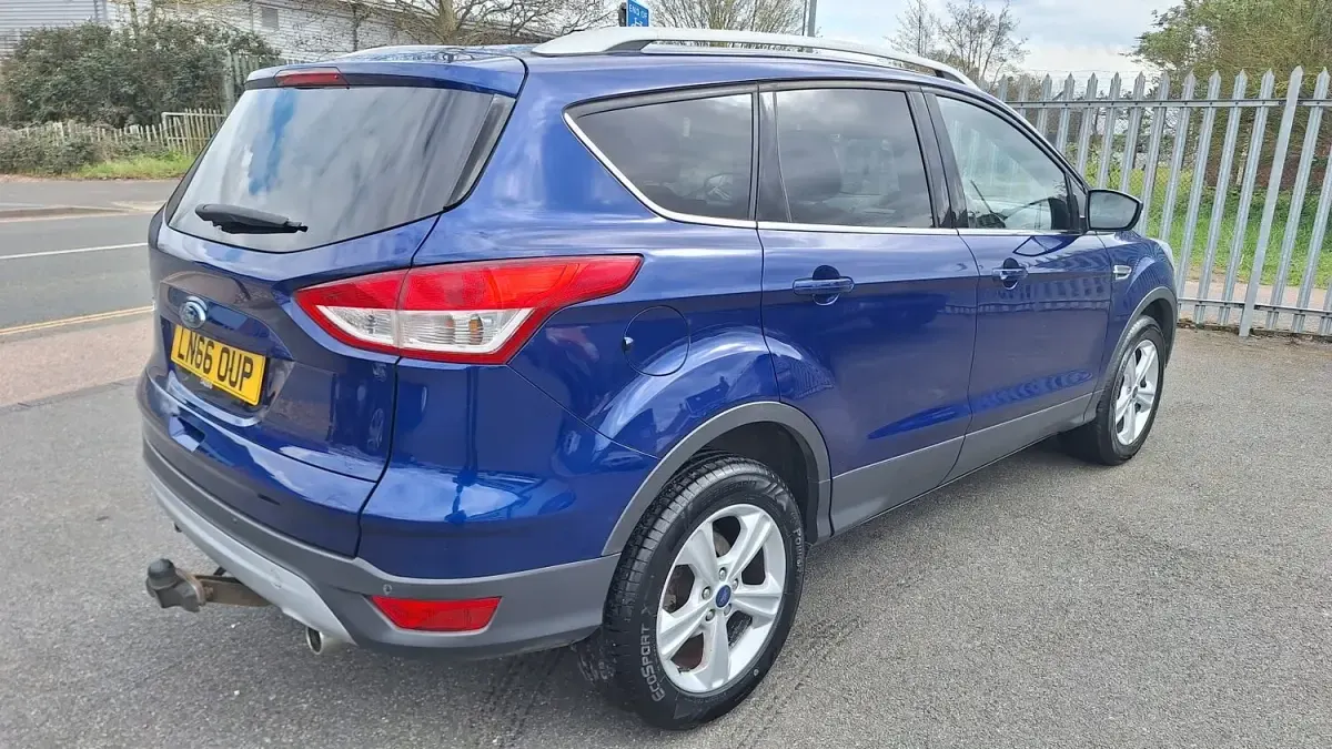 Used Ford Kuga Zetec 150 HP (110 kW) 2016 Blue SUV