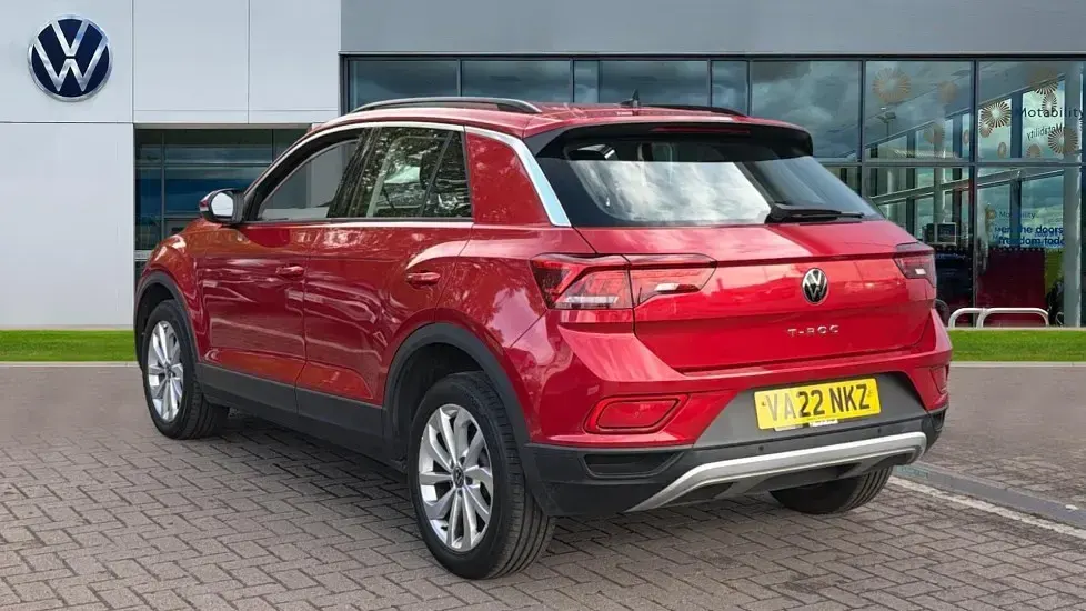 Used VW T-Roc Life 110 HP (80 kW) 2022 Kings red premium metallic SUV