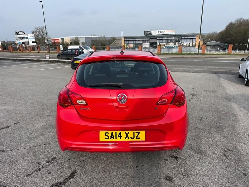 Used Vauxhall Astra Edition 2014 Red Hatchback