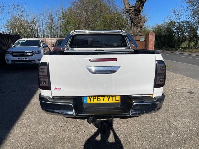 Used Toyota HiLux 2018 White Pickup