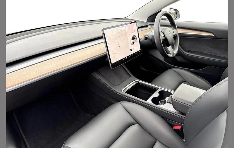 Used Tesla Model 3 Standard Range 208 kW (283 HP) 2021 White Sedan