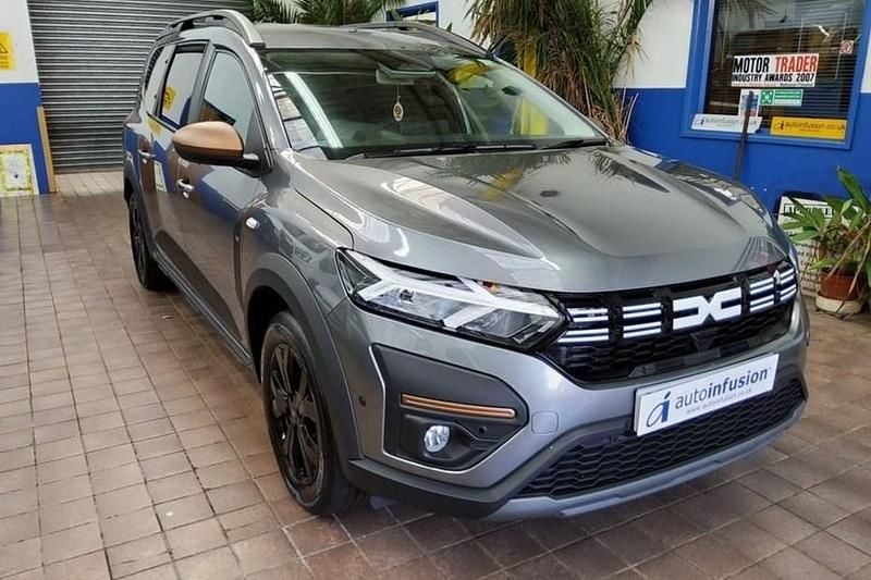 Second-hand Dacia Jogger Extreme 140 CP (102 kW) 2025 Monovolum