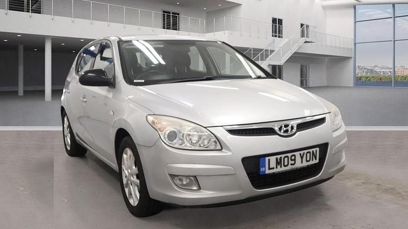 Silver Used 2009 Hyundai i30 Style Hatchback | £1,995 (Fair price) - Image 1/4