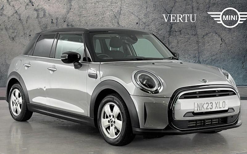 Begagnad Mini Cooper Classic 136 HK (100 kW) 2022 Silver Halvkombi