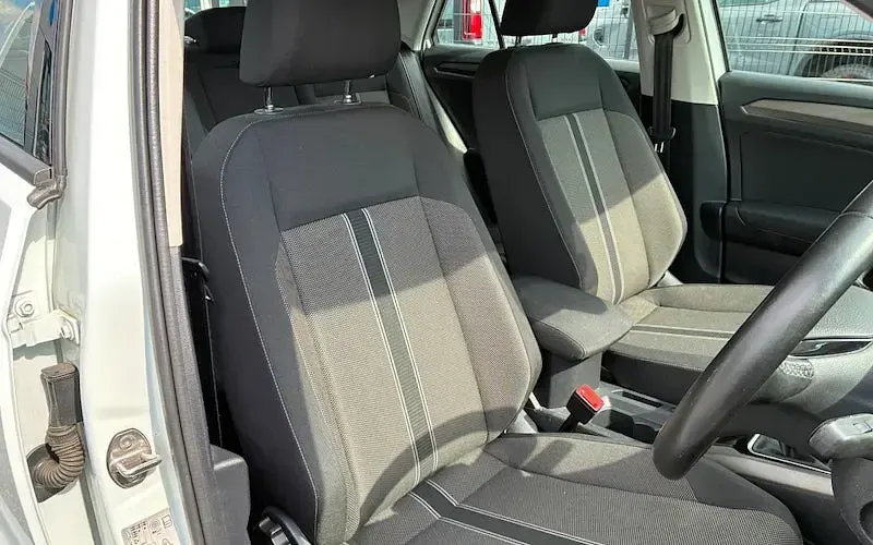Used VW T-Roc SE 110 HP (80 kW) 2021 SUV