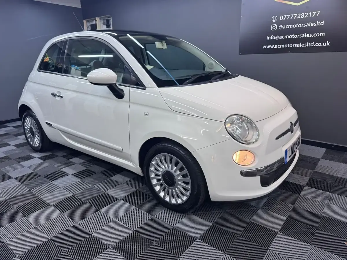 Used Fiat 500 Lounge 69 HP (50 kW) 2010 White Hatchback
