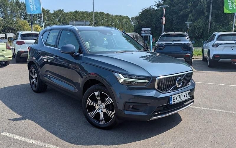 Used 2022 Volvo XC40 Inscription SUV | £20,999 (Fair price) - Image 1/4
