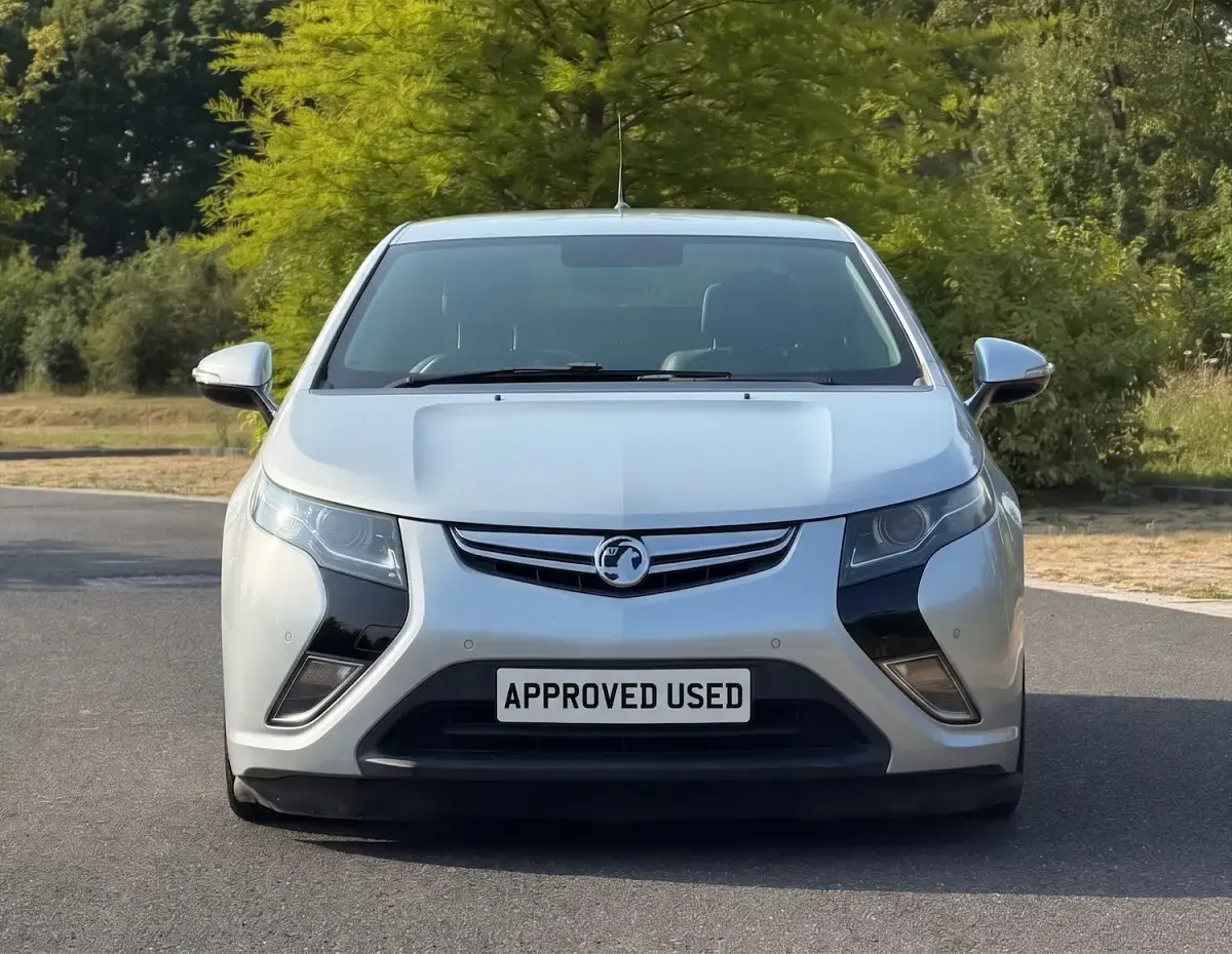 Used Vauxhall Ampera 111 kW (151 HP) 2012 Silver Hatchback