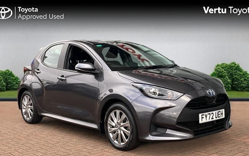Used 2025 Toyota Yaris Hybrid Hatchback | £17,006 (Super price) - Image 1/4
